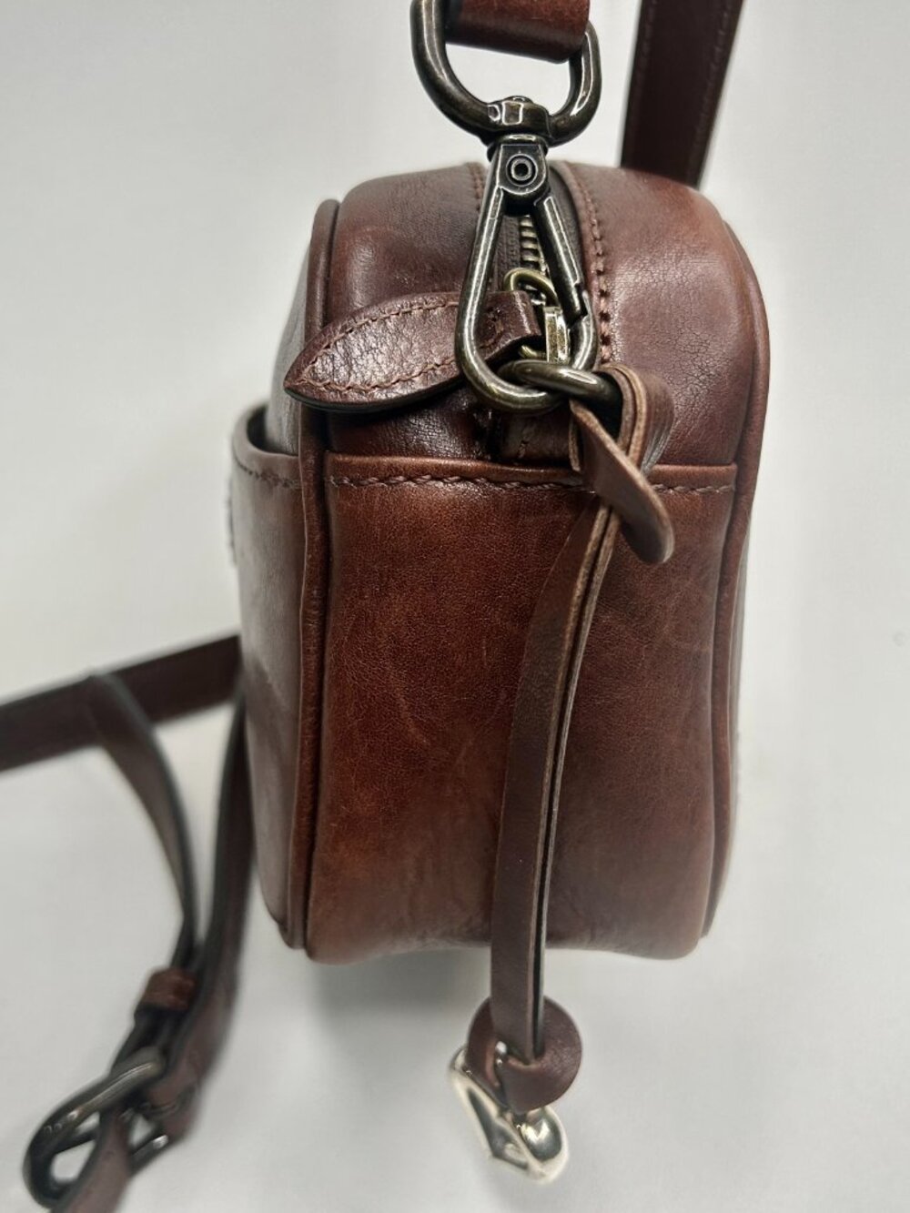 BRIGHTON Ferrara Dominique Leather Crossbody Camera Bag Whiskey Patchwork $295 - Picture 6 of 13